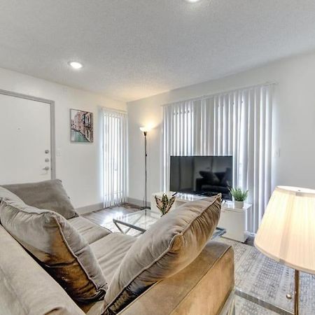 Lux Suite /King Bed /Free Parking/Pool/First Floor Houston Exterior foto